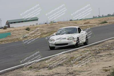 media/Jun-01-2025-CalClub SCCA (Sun) [[eae223c5dd]]/Group 5/Race (Front Straight)/